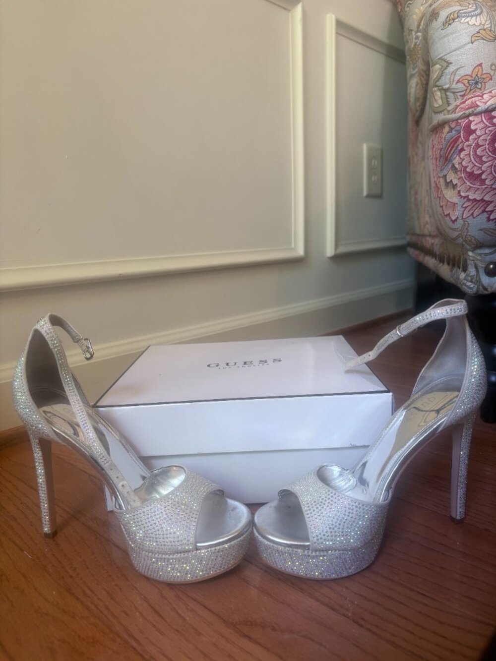 GUESS Silver Rhinestone Platform Heel Size 7.5 - Picture 4 of 7